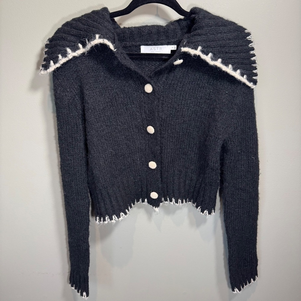 Wool Blend Gothic‎ ASTR The Label Medium Preppy Blanket Stitch Cardigan Sweater